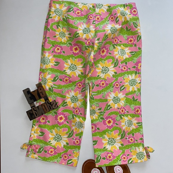 🌴LILLY PULITZER Alligator Print Capri Pants - Picture 5 of 8